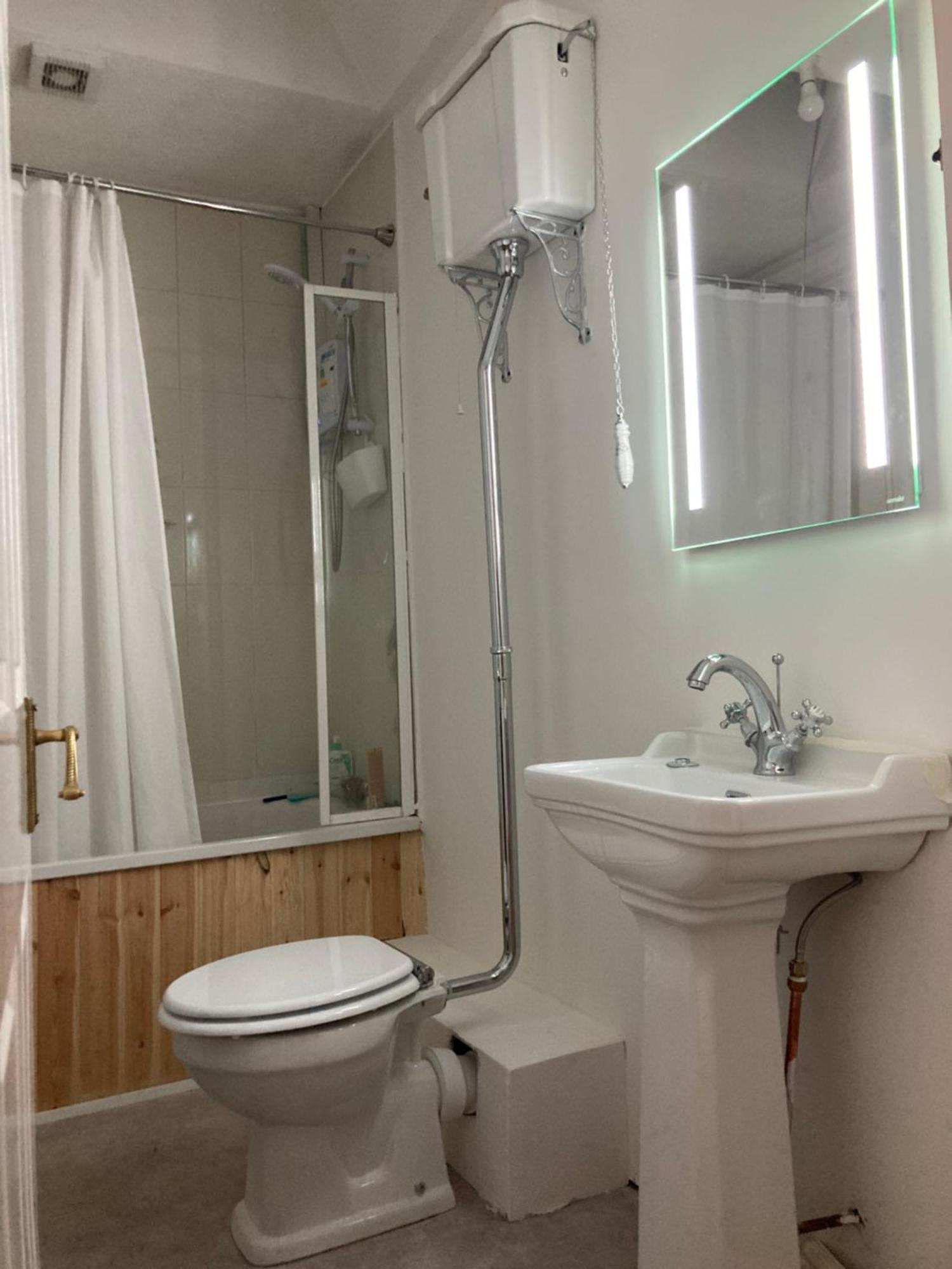 فيلا Entire Terraced Two Story Redbrick House With Parking In Secluded Cul De Sac دبلن المظهر الخارجي الصورة